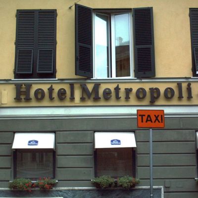 11 Lettere Scatolate Hotel Metropoli
